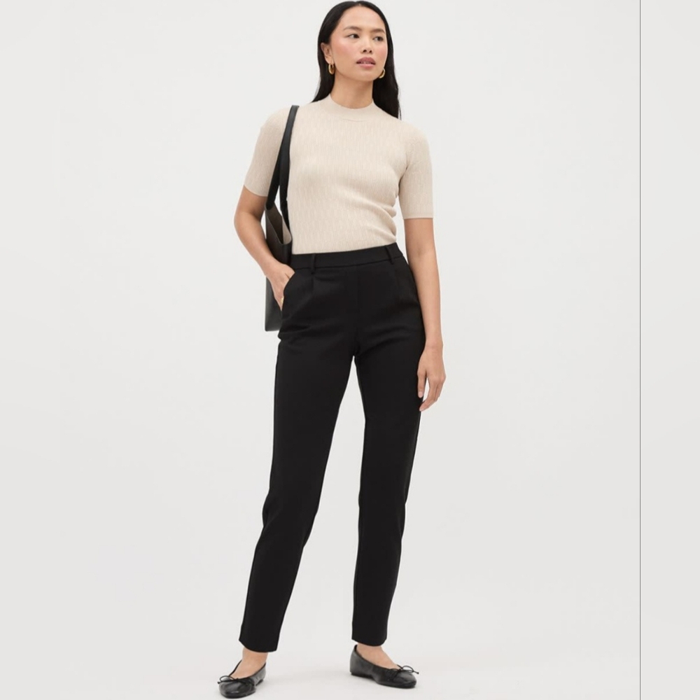 Black Women's Knit Mid-Rise Tapered-Leg Pant